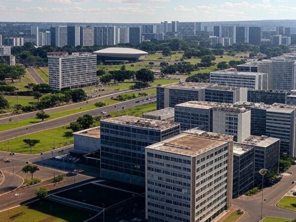 Vista panorâmica de Brasília simbolizando a queda de 96% nos casos de dengue no Distrito Federal em 2025.