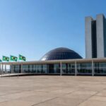 Edifício da Câmara Legislativa do Distrito Federal em Brasília, simbolizando debate sobre capitalização do BRB e venda de imóveis.