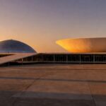 Fachada do Palácio do Buriti em Brasília simbolizando autonomia governamental