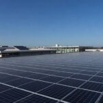 Painéis solares em Brasília simbolizando parceria TJDFT, Terracap e CEB