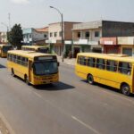 Ônibus do GDF oferecendo transporte gratuito durante paralisação para restaurantes comunitários em Brasília