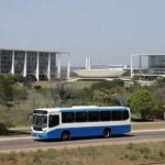 Ônibus de transporte público em Brasília, relacionado à tarifa zero para estudantes na Câmara do DF