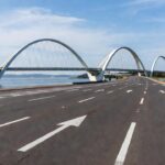 Via de acesso à Ponte JK no DF com limite de velocidade reduzido