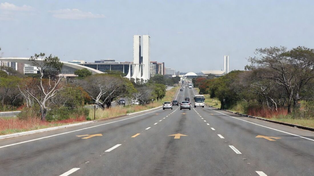 Via JK em Brasília com redução de velocidade de 80 para 60 km/h