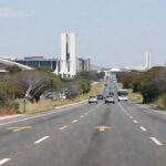 Via JK em Brasília com redução de velocidade de 80 para 60 km/h