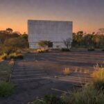 Drive-in abandonado em Brasília após décadas de descaso