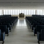 Plenário da CLDF em Brasília durante tramitação de projeto sobre Defensoria Pública do DF