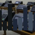 Gráfico comparativo de intenções de voto no DF com urna eletrônica